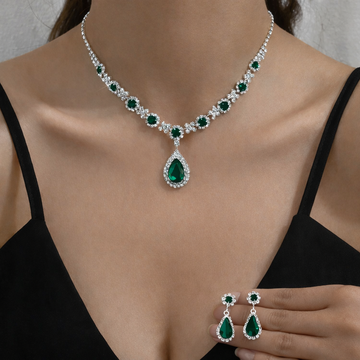 Elke | Elegantes Schmuck-Set in Tropfenform