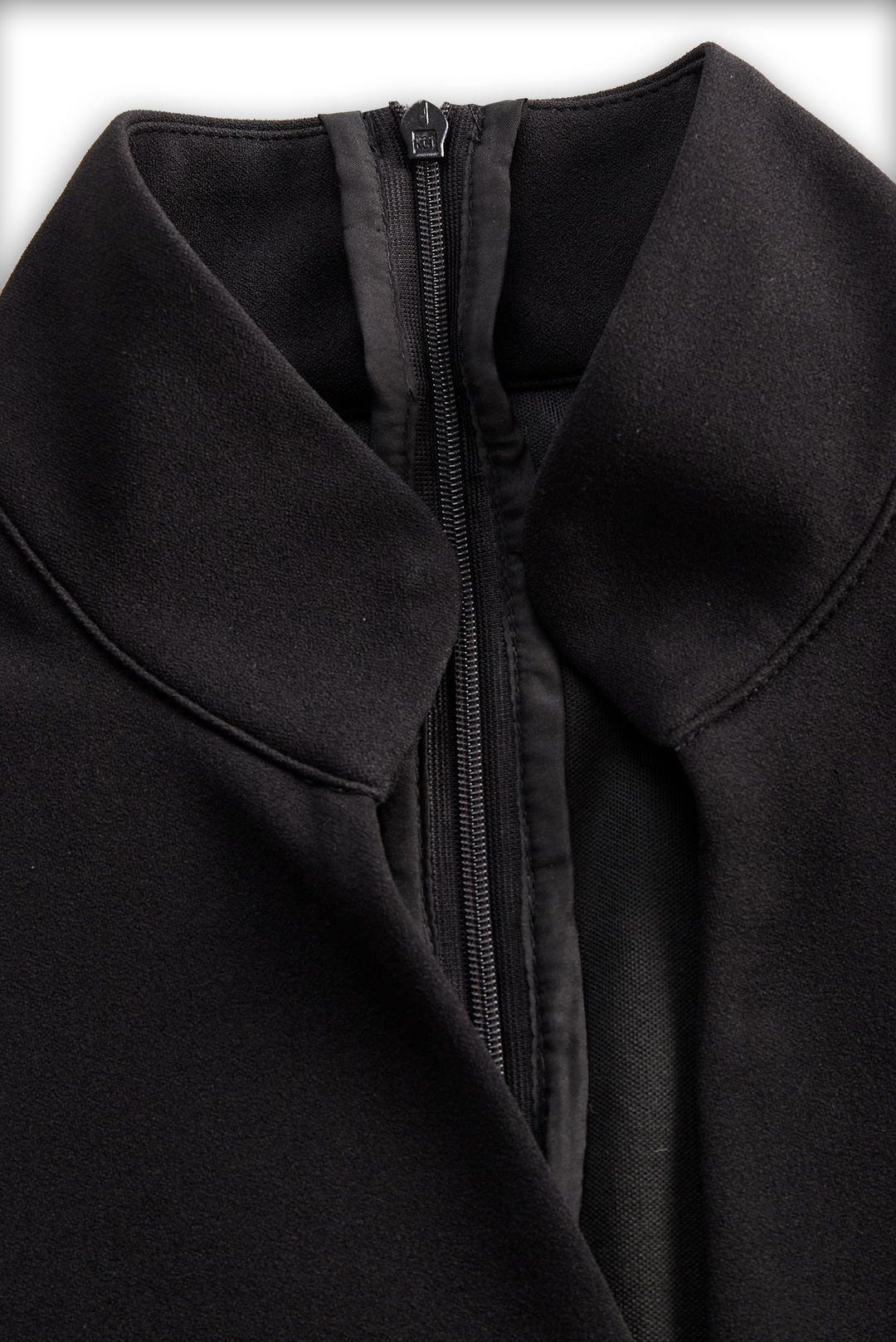 Vynce™ | Elegantes tailliertes Wickelkleid
