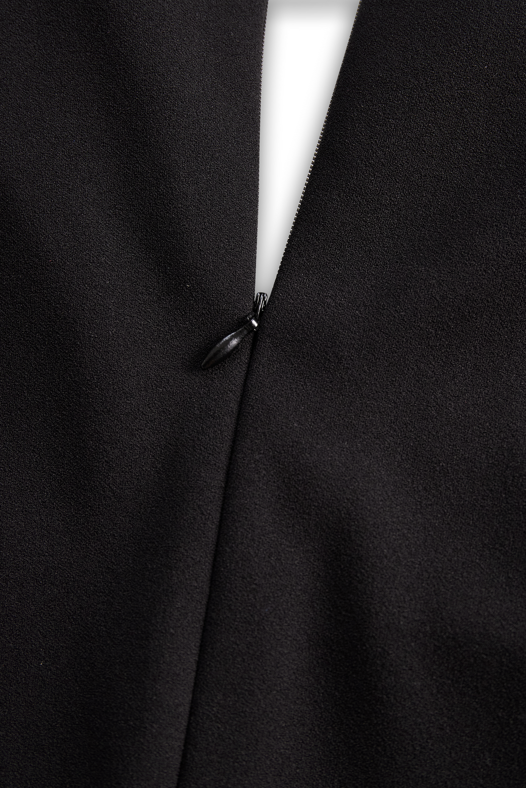 Vynce™ | Elegantes tailliertes Wickelkleid