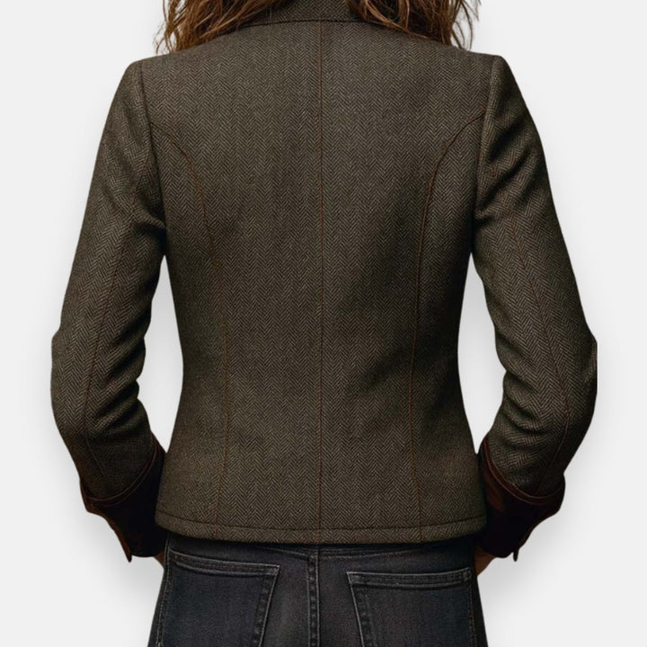 Elisabeth I Elegante Tweedjacke mit luxuriösen Samtdetails