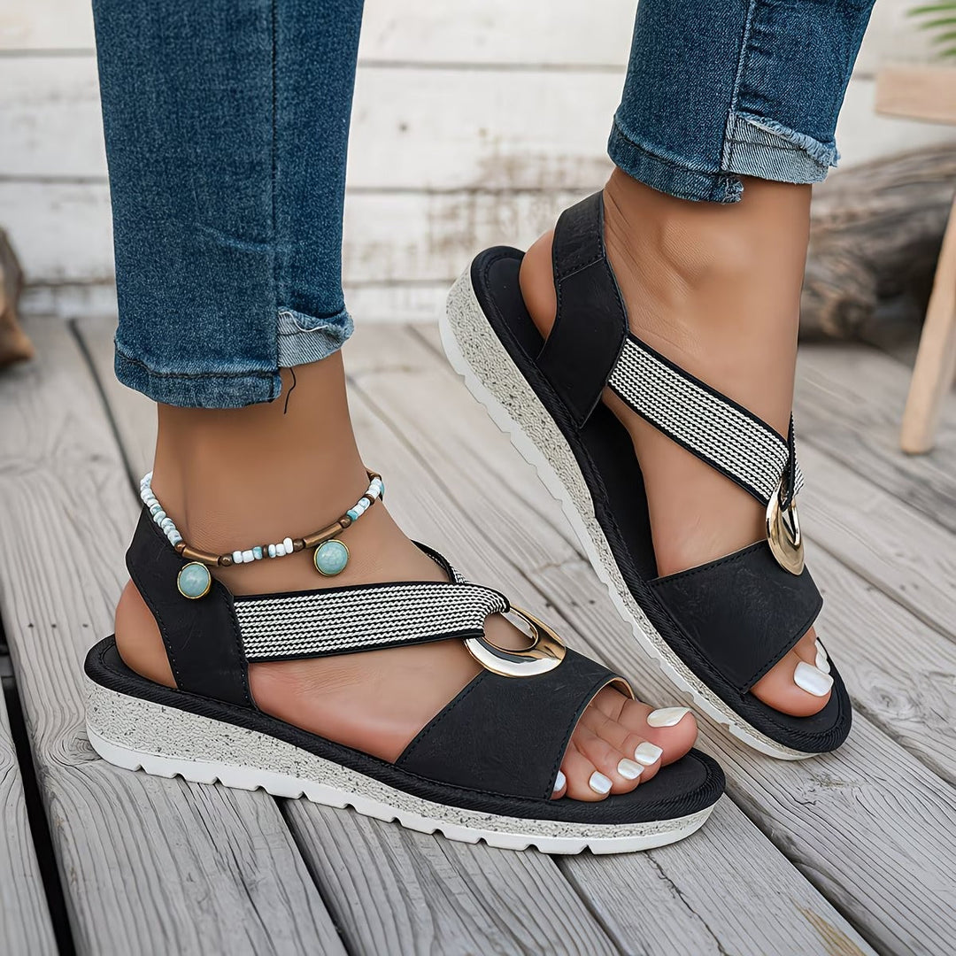 Susan | Riemchensandalen mit Ring-Detail