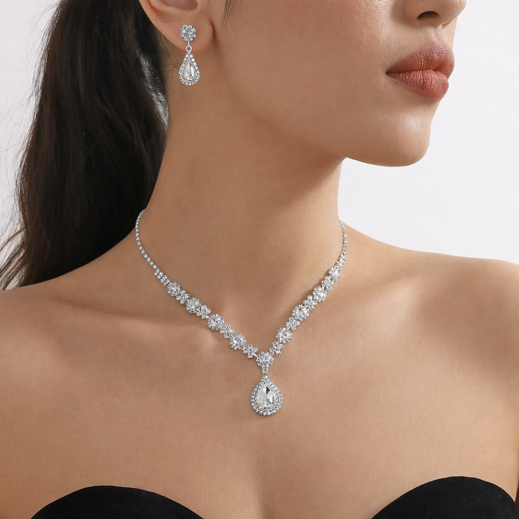 Elke | Elegantes Schmuck-Set in Tropfenform