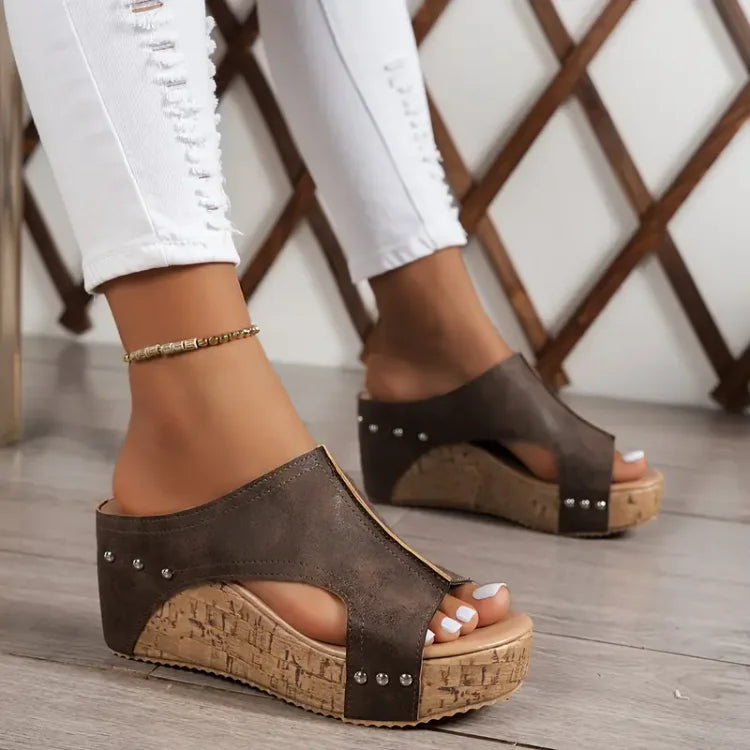 Margarete – Hochwertige Sandalen mit Keilabsatz