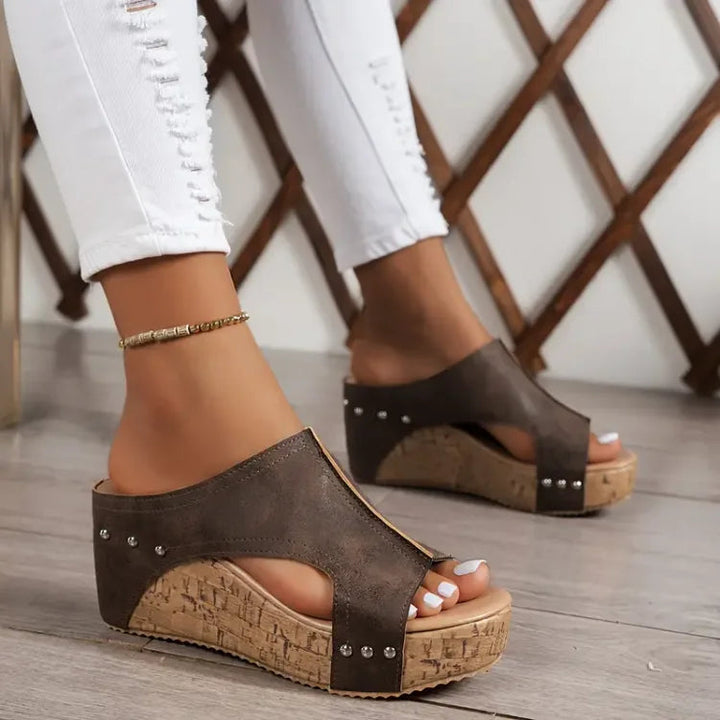 Margarete – Hochwertige Sandalen mit Keilabsatz