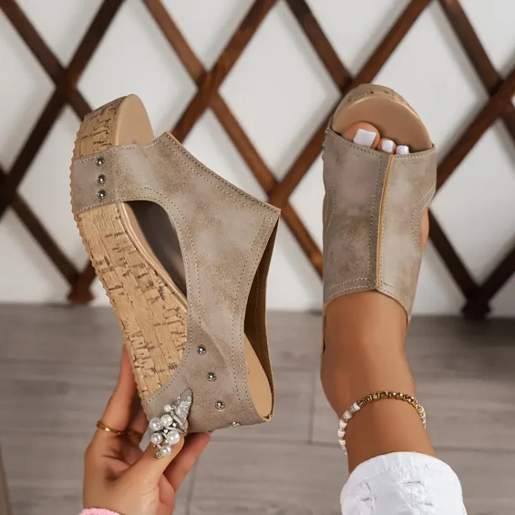 Margarete – Hochwertige Sandalen mit Keilabsatz