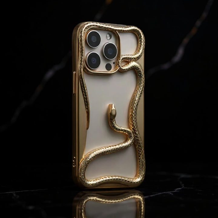 Golden Fang iPhone-Hülle