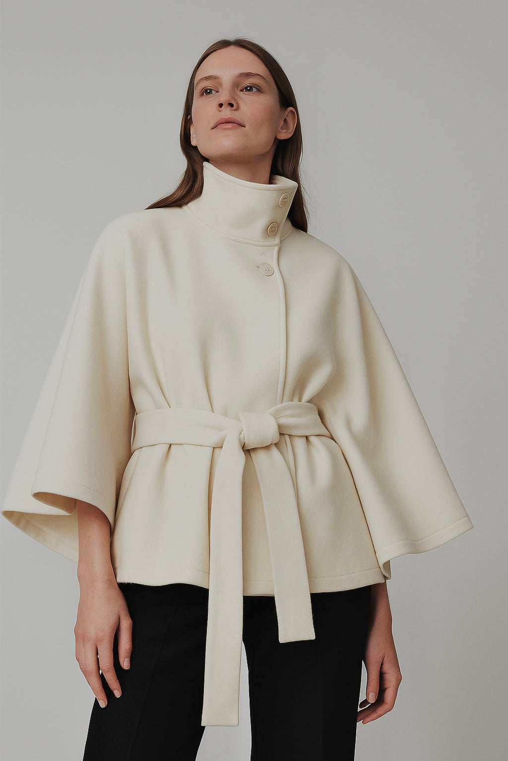 Marie | Cape-Jacke mit hohem Kragen und Gürtel