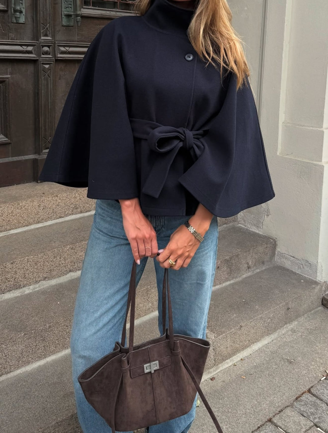 Marie | Cape-Jacke mit hohem Kragen und Gürtel