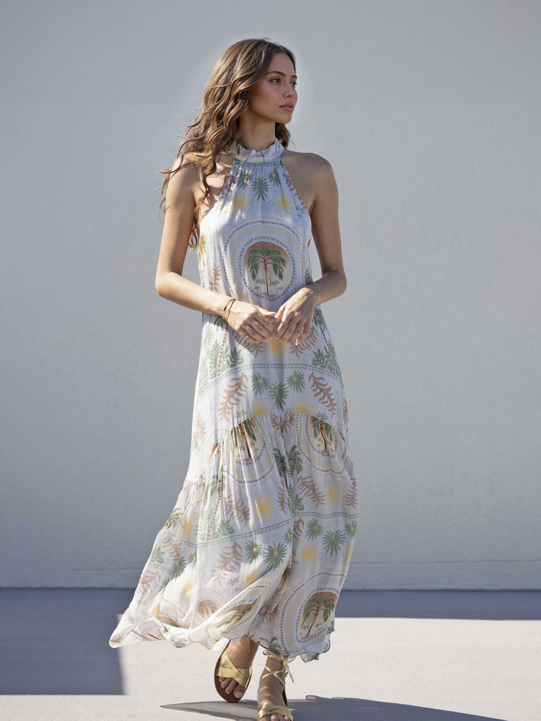 Gabriella™ | Satiniertes Maxikleid mit Palmenmuster