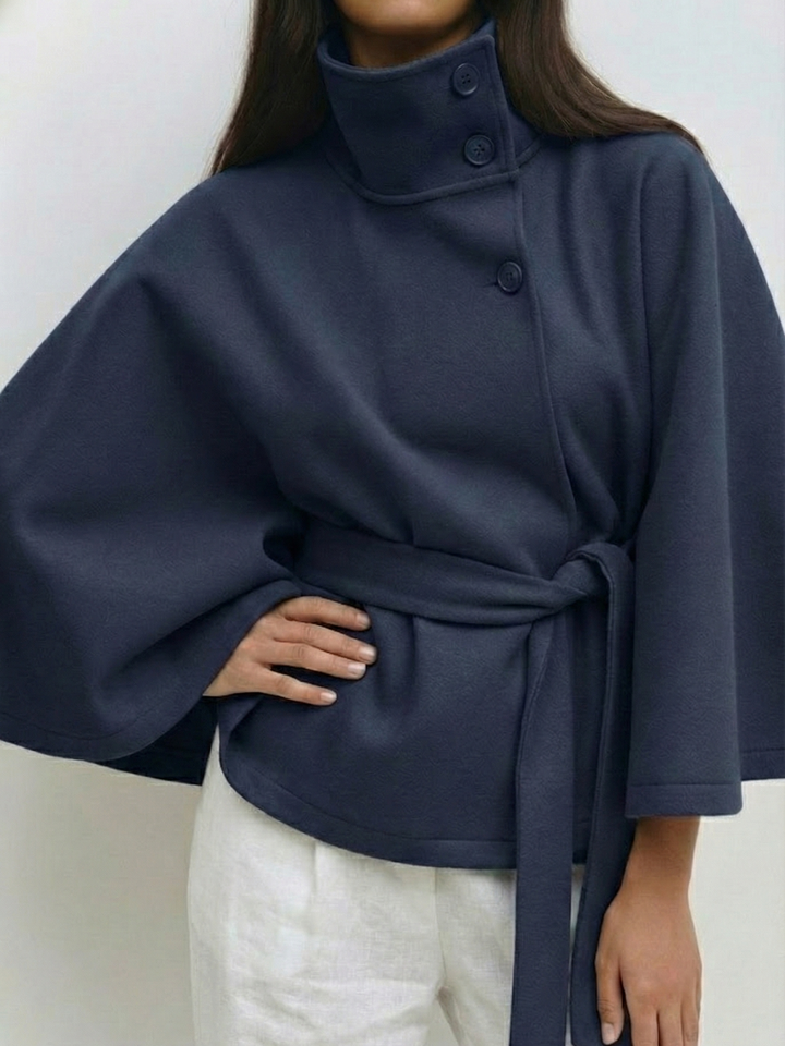 Marie | Cape-Jacke mit hohem Kragen und Gürtel