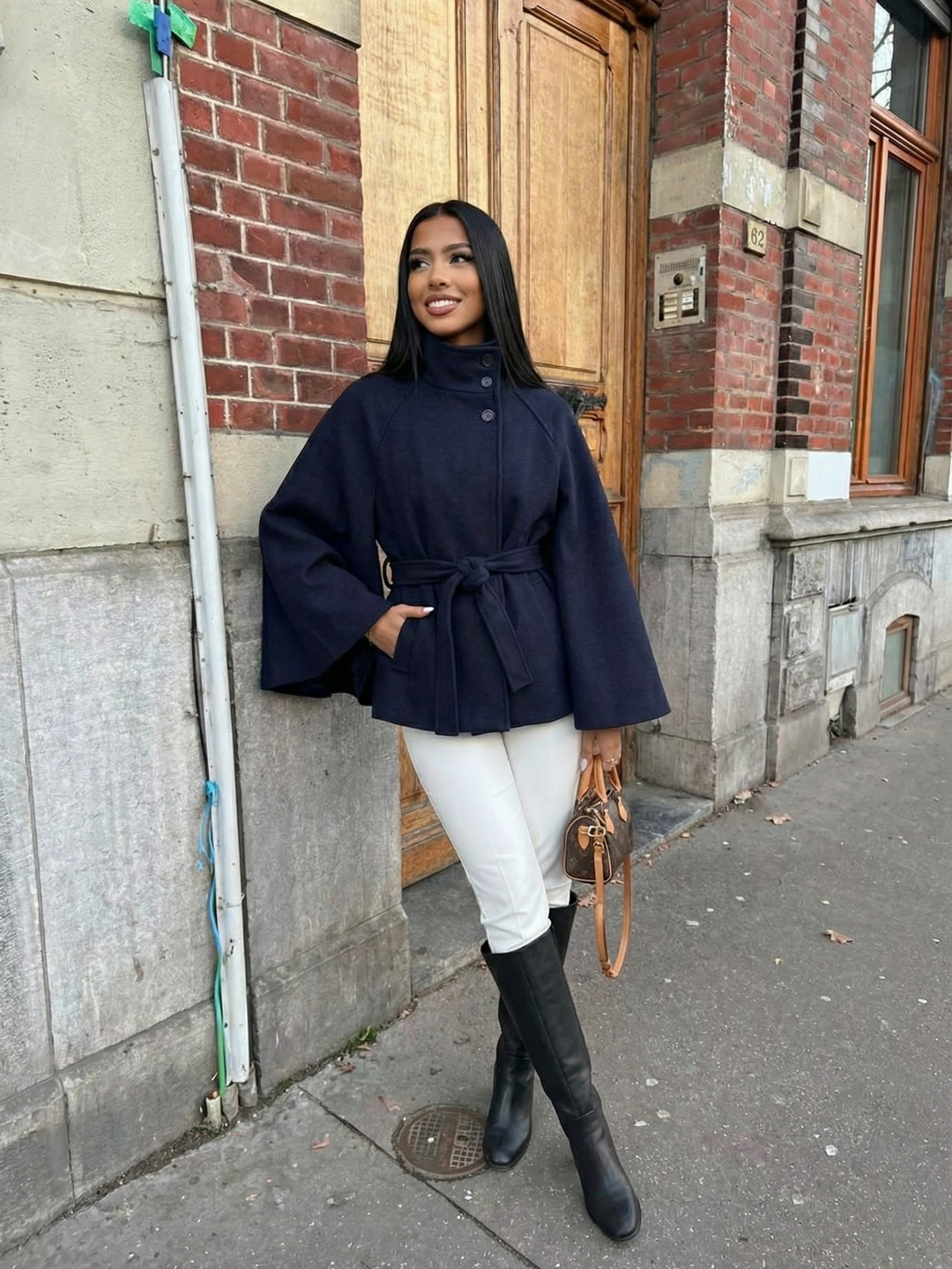 Marie | Cape-Jacke mit hohem Kragen und Gürtel