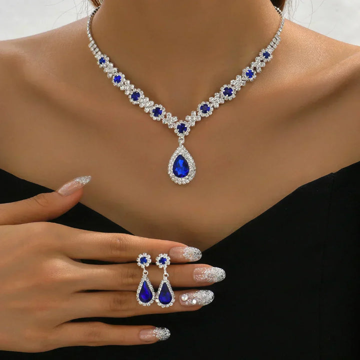 Elke | Elegantes Schmuck-Set in Tropfenform