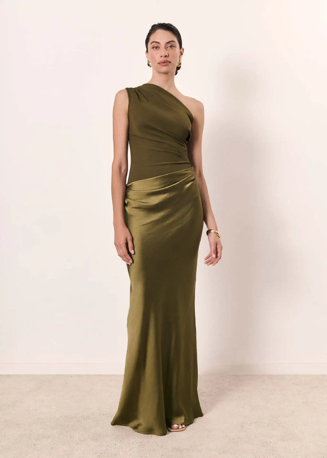 Isabel™ | Asymmetrisches Satin-Maxikleid