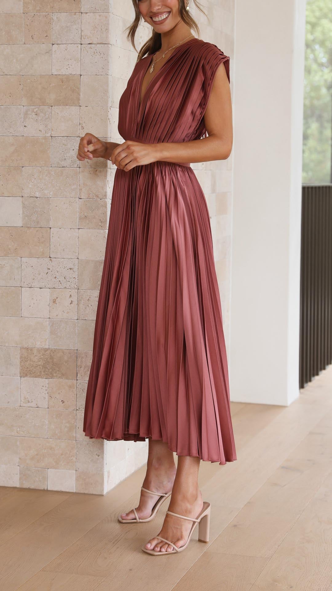 Gloria™ | Plissee-Maxikleid