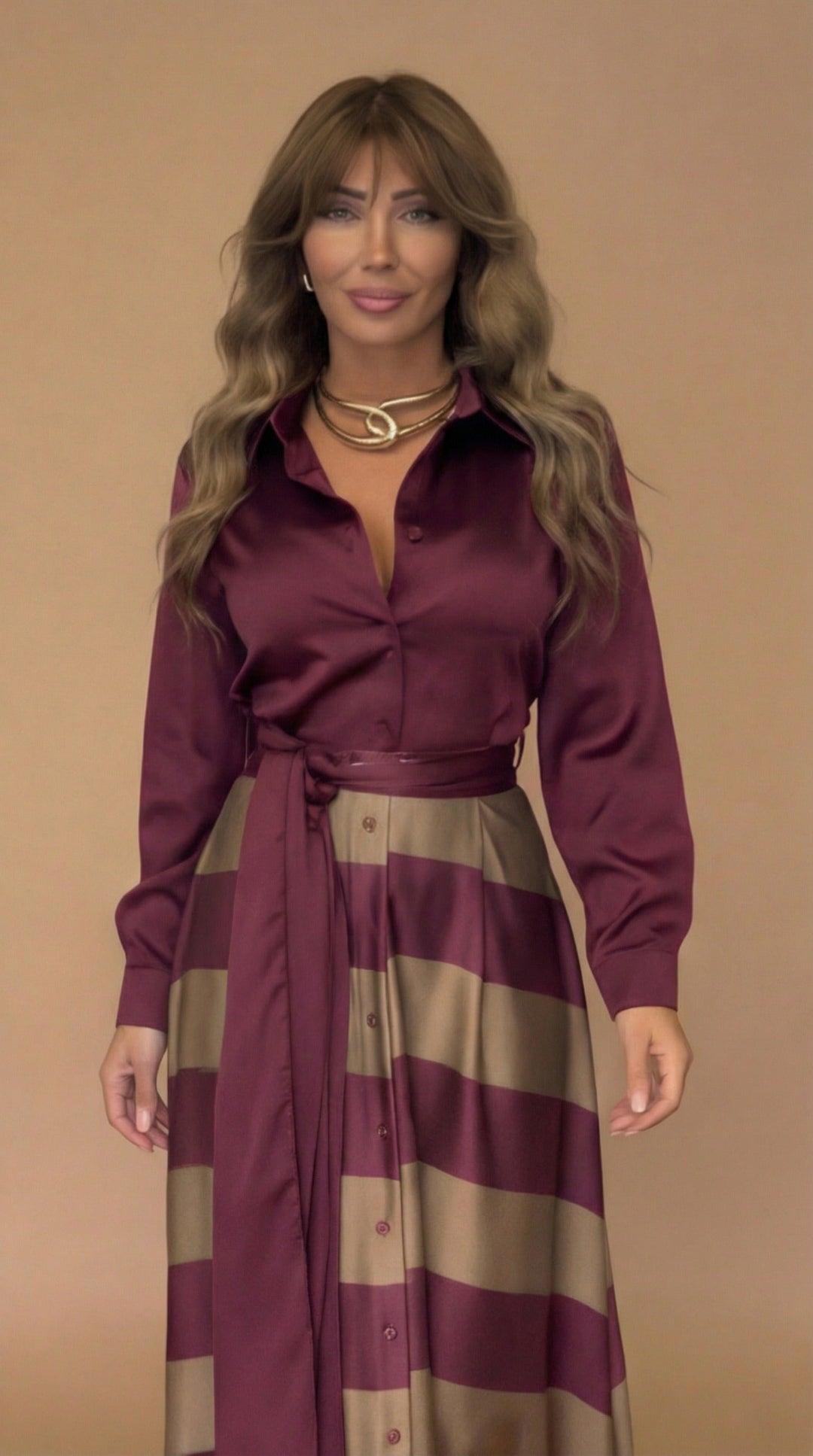 Kira™ | Langes gestreiftes Kleid mit Spitze