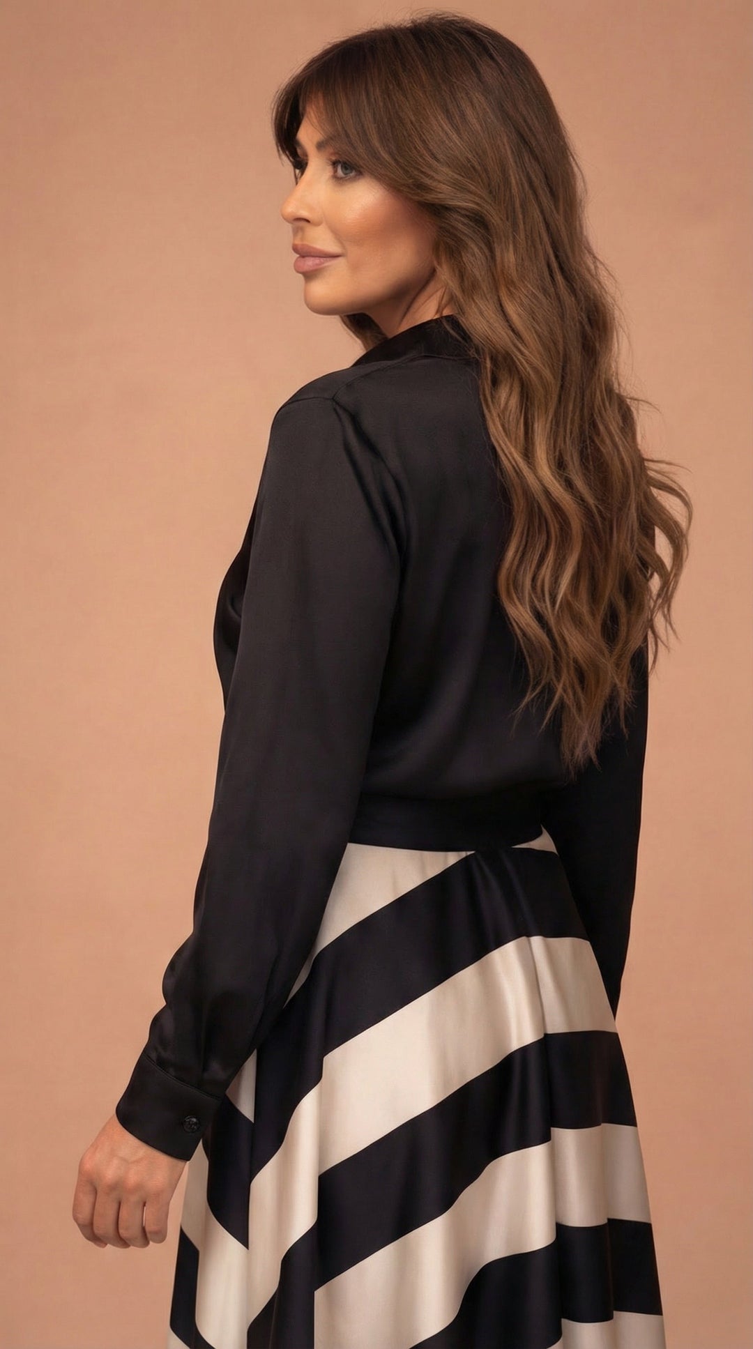 Kira™ | Langes gestreiftes Kleid mit Spitze