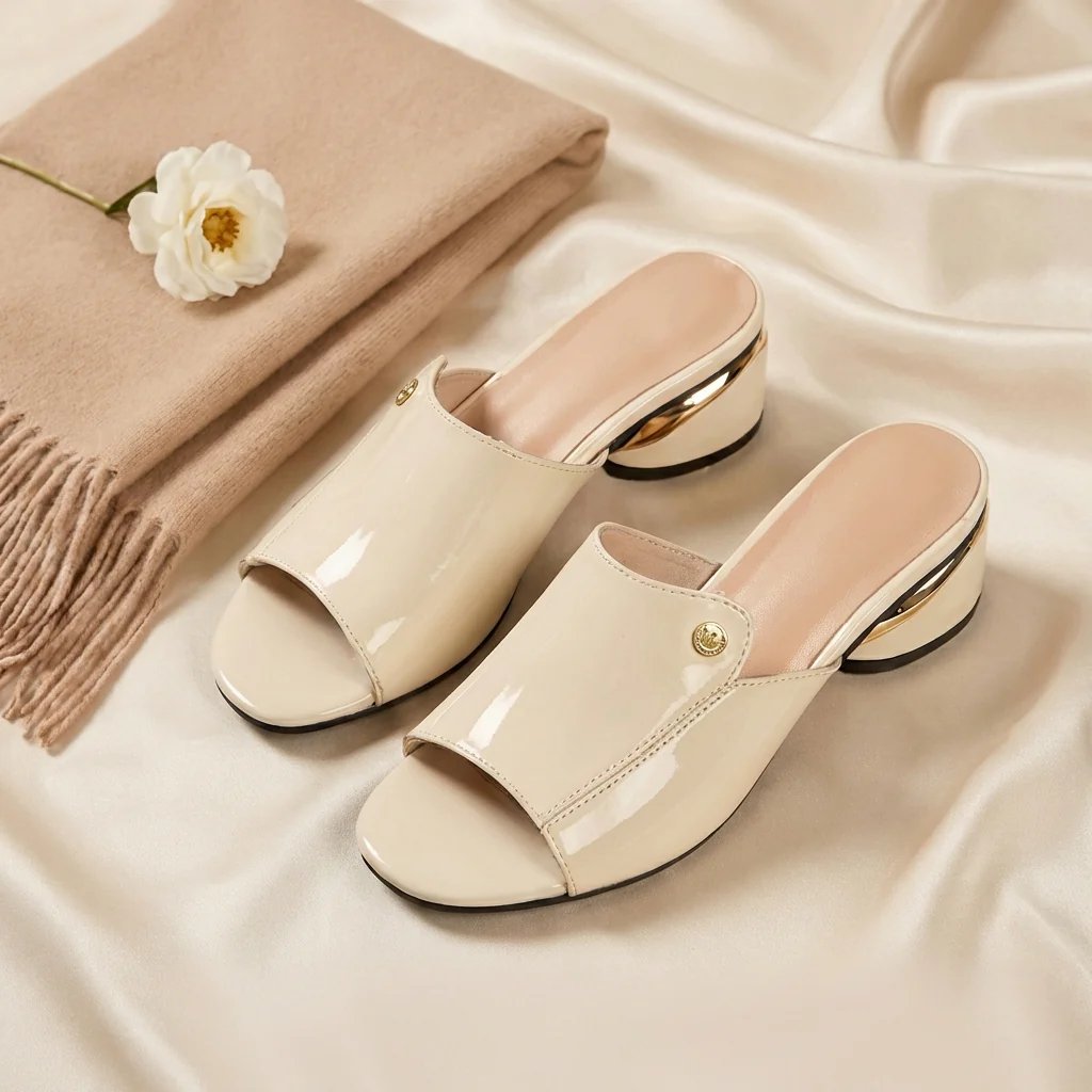 Olga™ | Elegante Lack-Pantoletten mit Blockabsatz