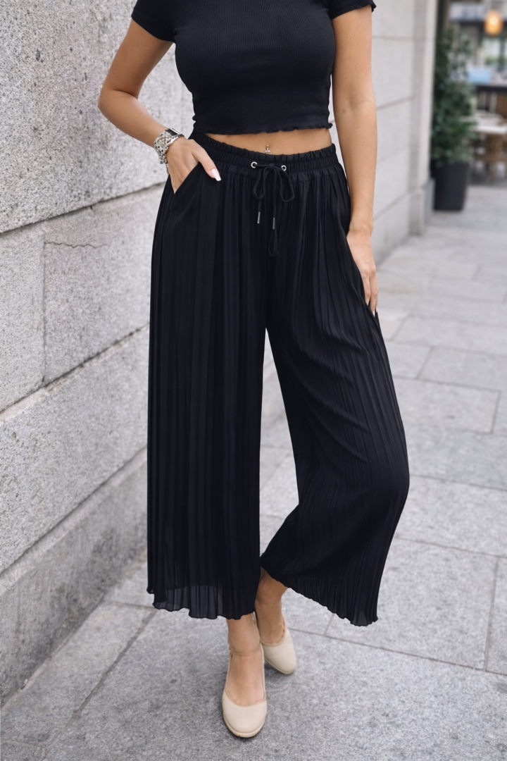 Linda I Schwarze Hose mit Plissee